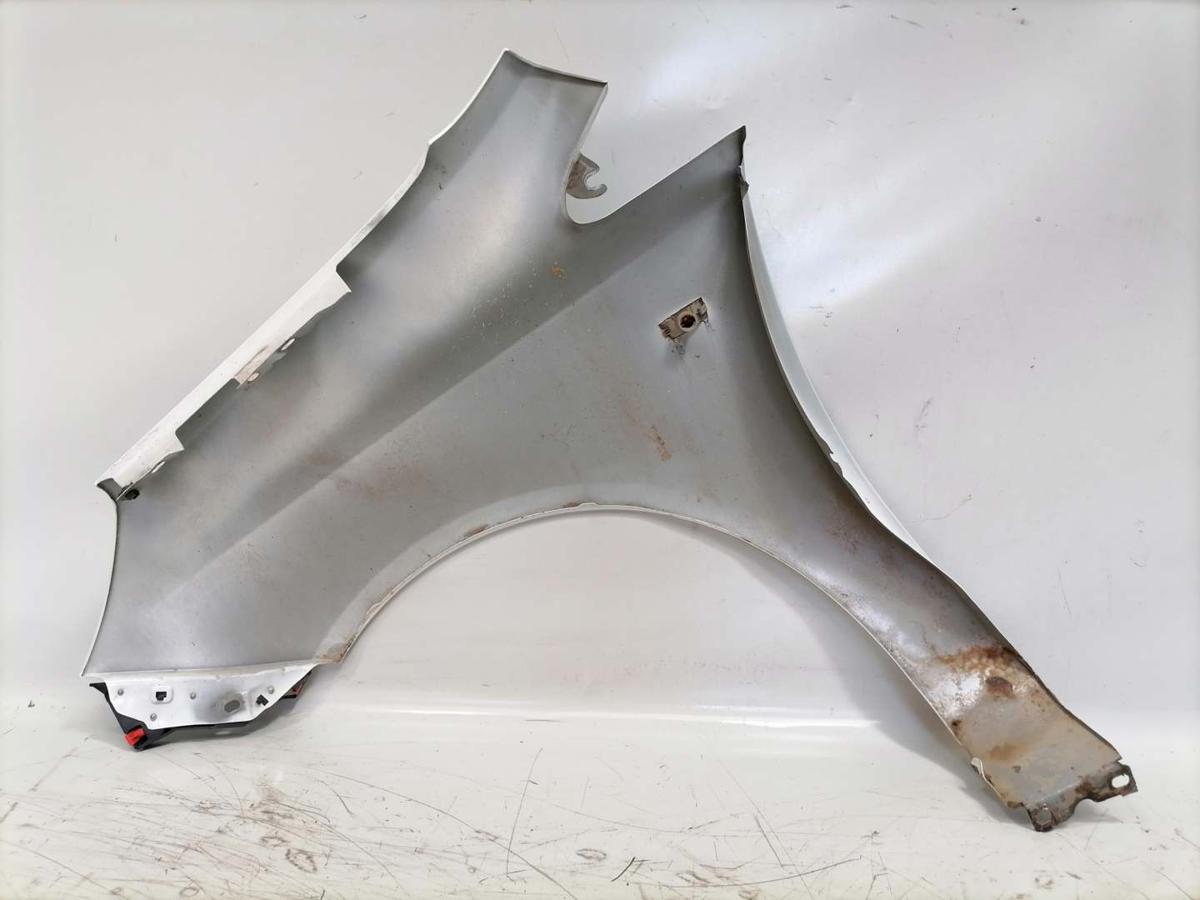 Opel Corsa D original Kotfl&uuml;gel rechts Z474 Casablancawei&szlig; BJ09